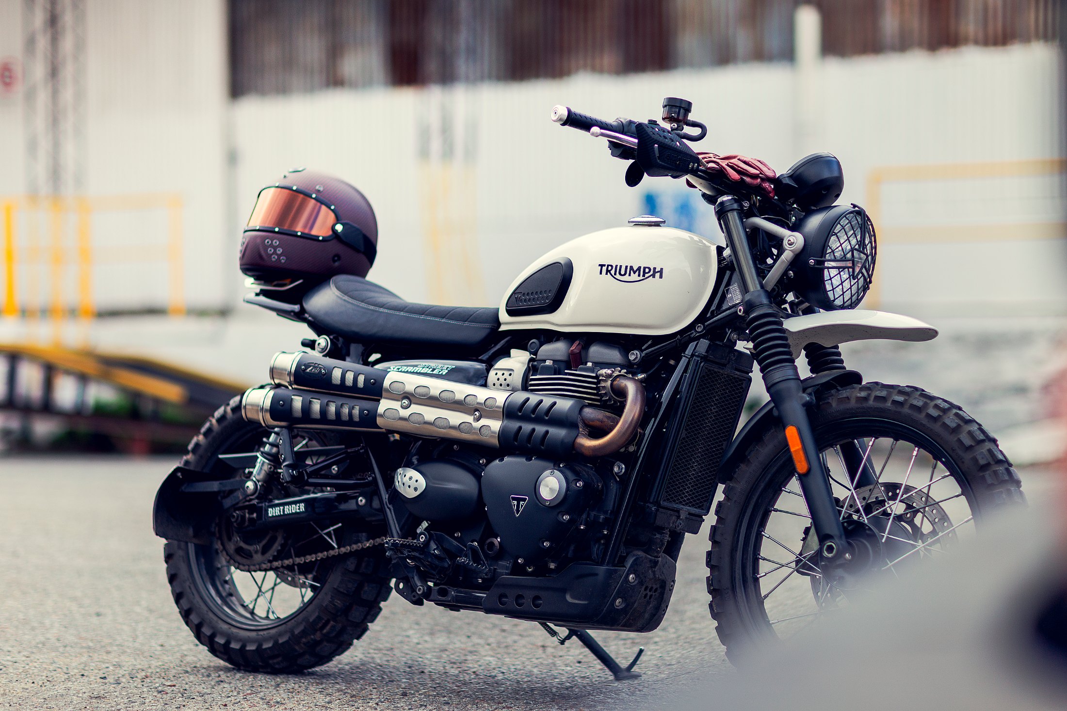 Triumph Scrambler 900 - "Six days"